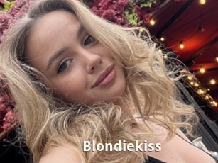 Blondiekiss