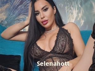 Selenahott